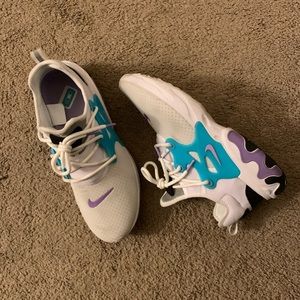 Pesto reacts “Cassette”